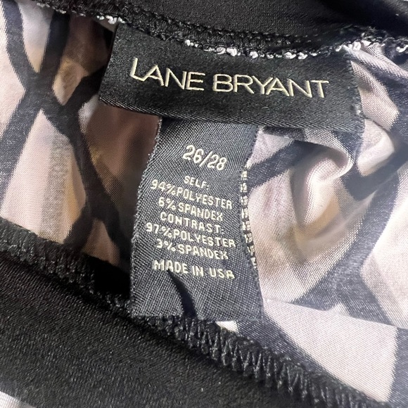 Lane Bryant Plus Size 26/28 Black & White Print Banded Stretch Top - Picture 6 of 6